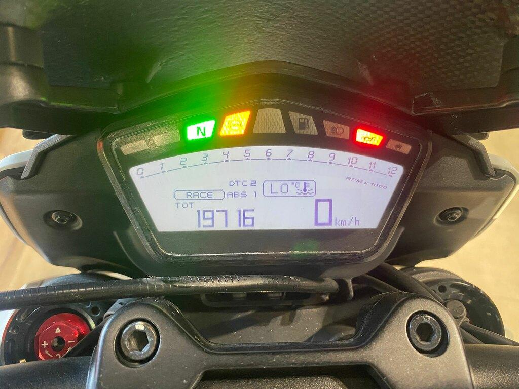 HYPERMOTARD 821