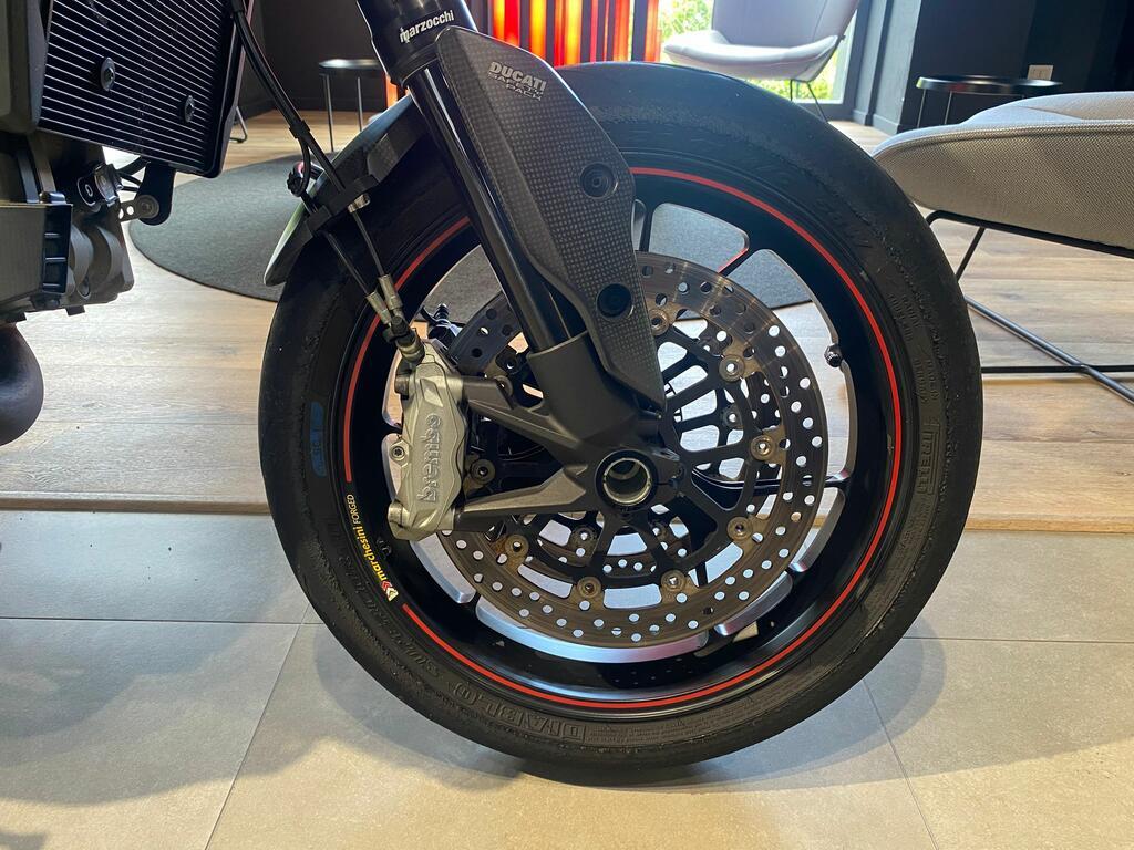 HYPERMOTARD 821