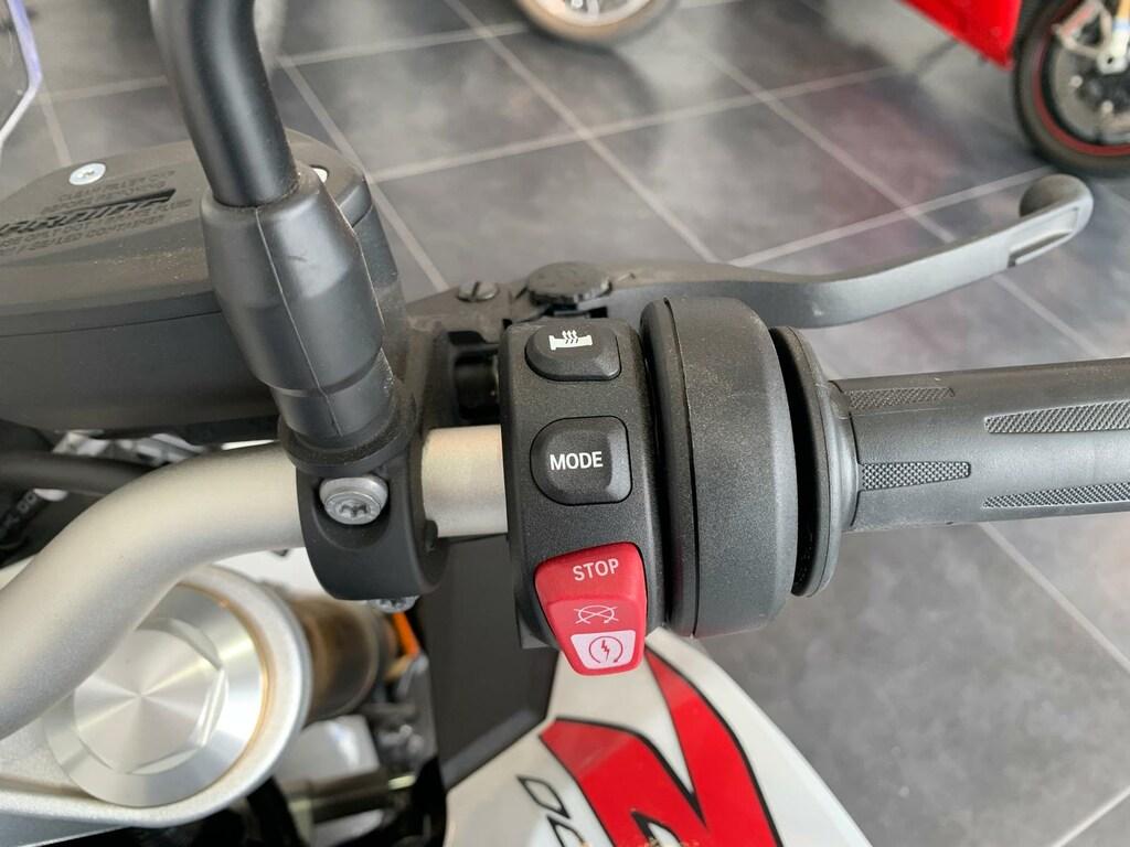 F 900 R