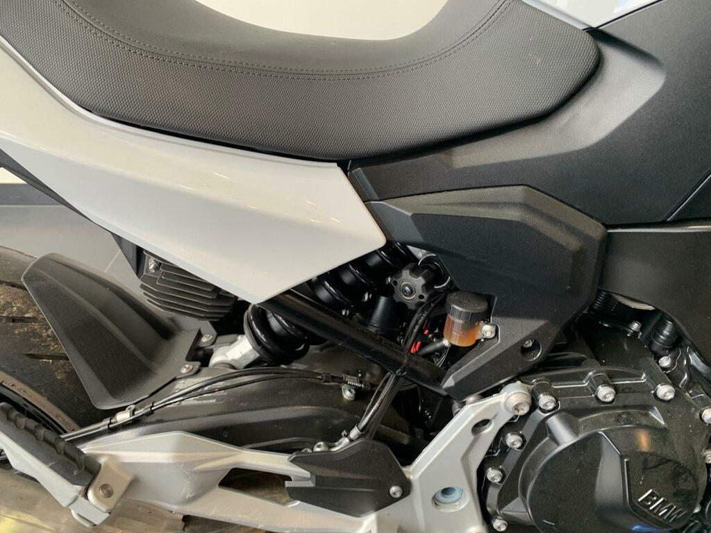 F 900 R