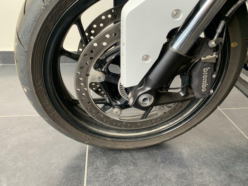 F 900 R