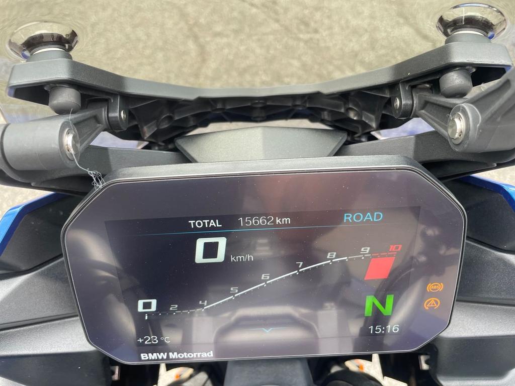 F 900 XR