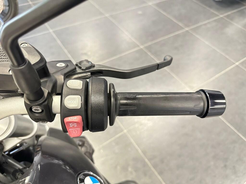 R 1200 R