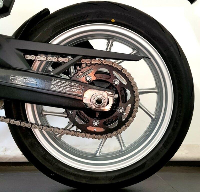 F 900 R