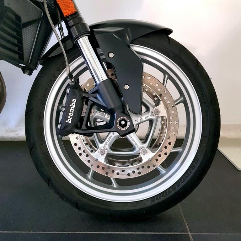 F 900 R