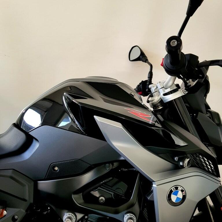 F 900 R