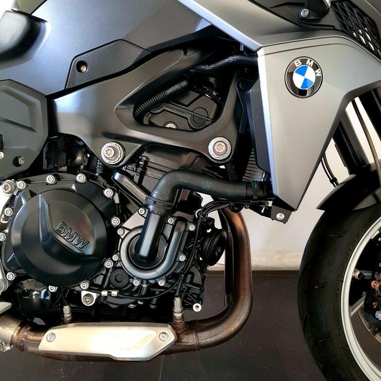 F 900 R