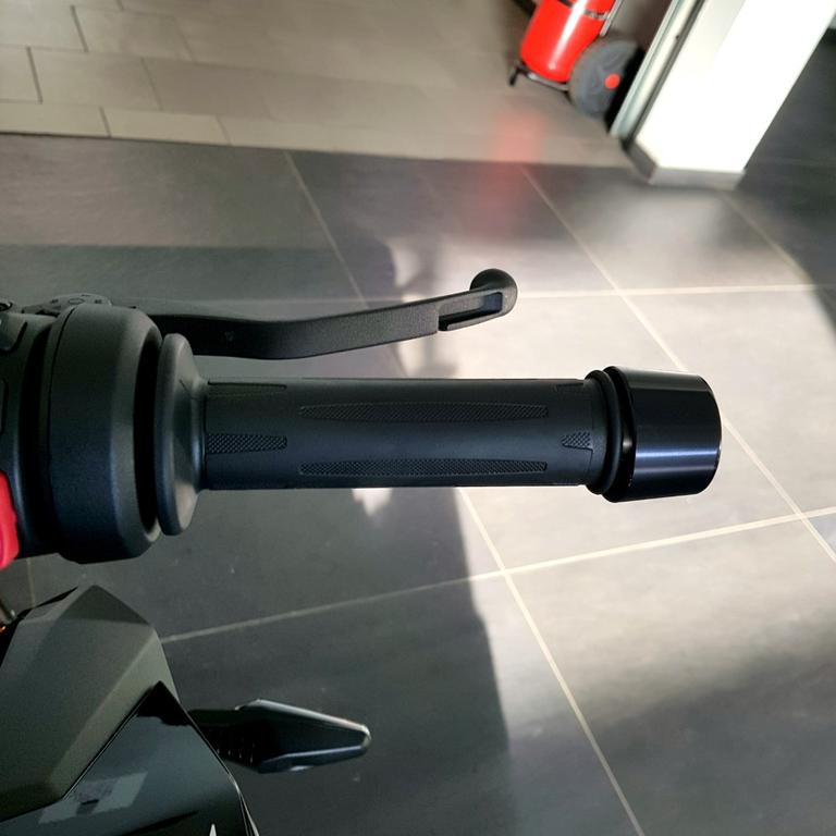 F 900 R