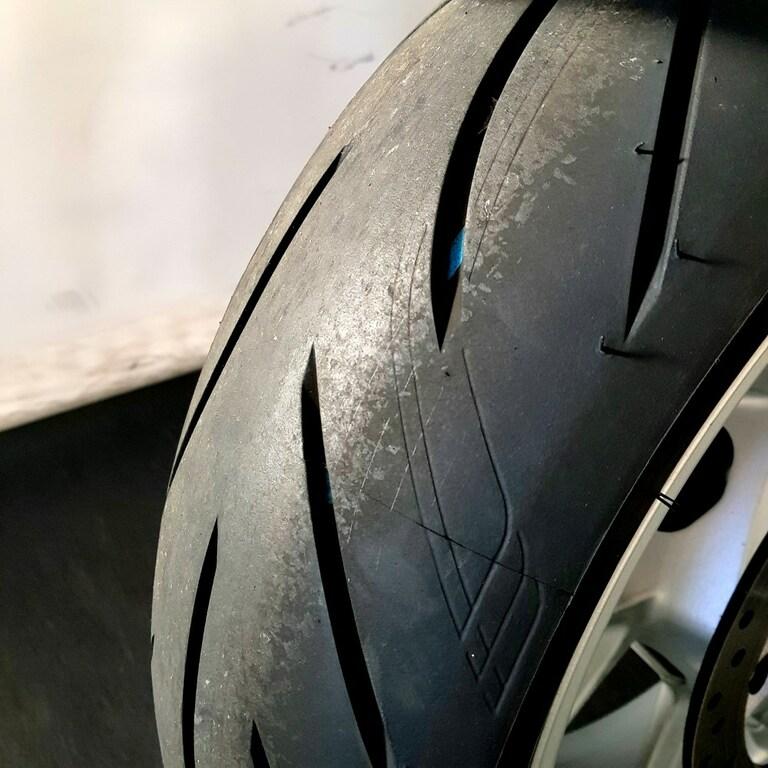 F 900 R