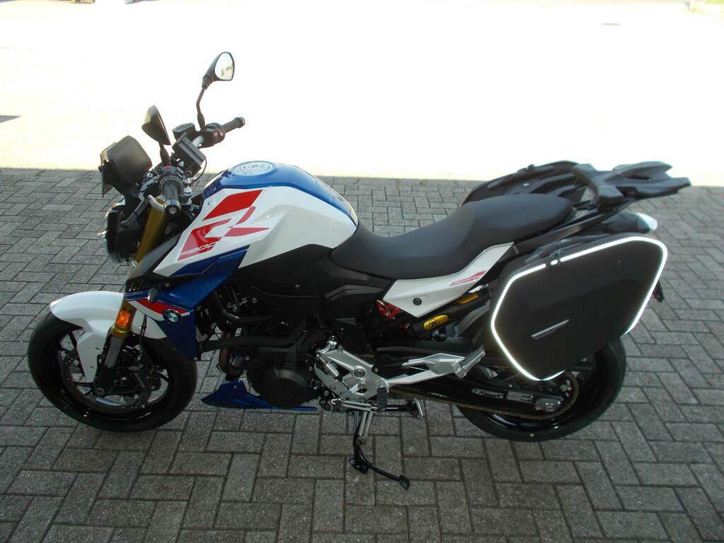 F 900 R