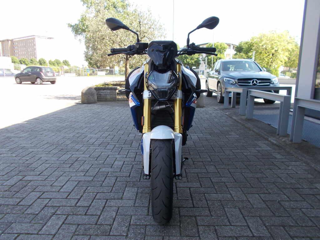 F 900 R
