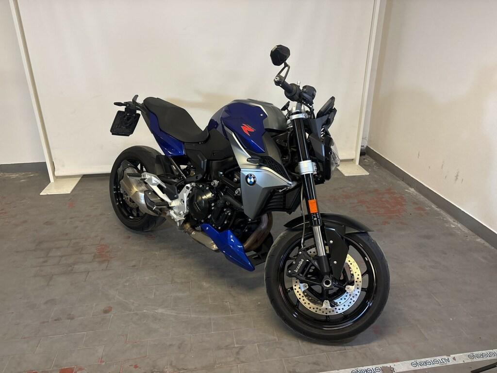 F 900 R