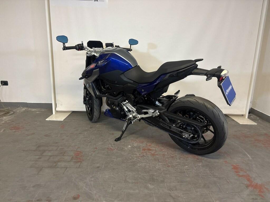F 900 R