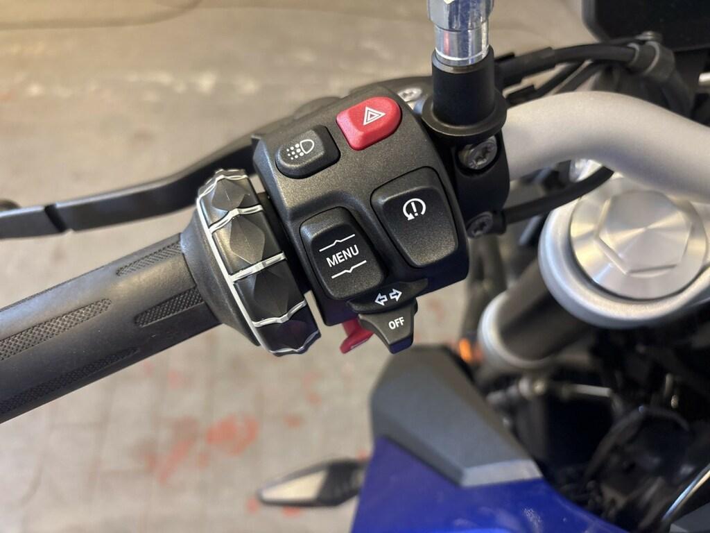 F 900 R