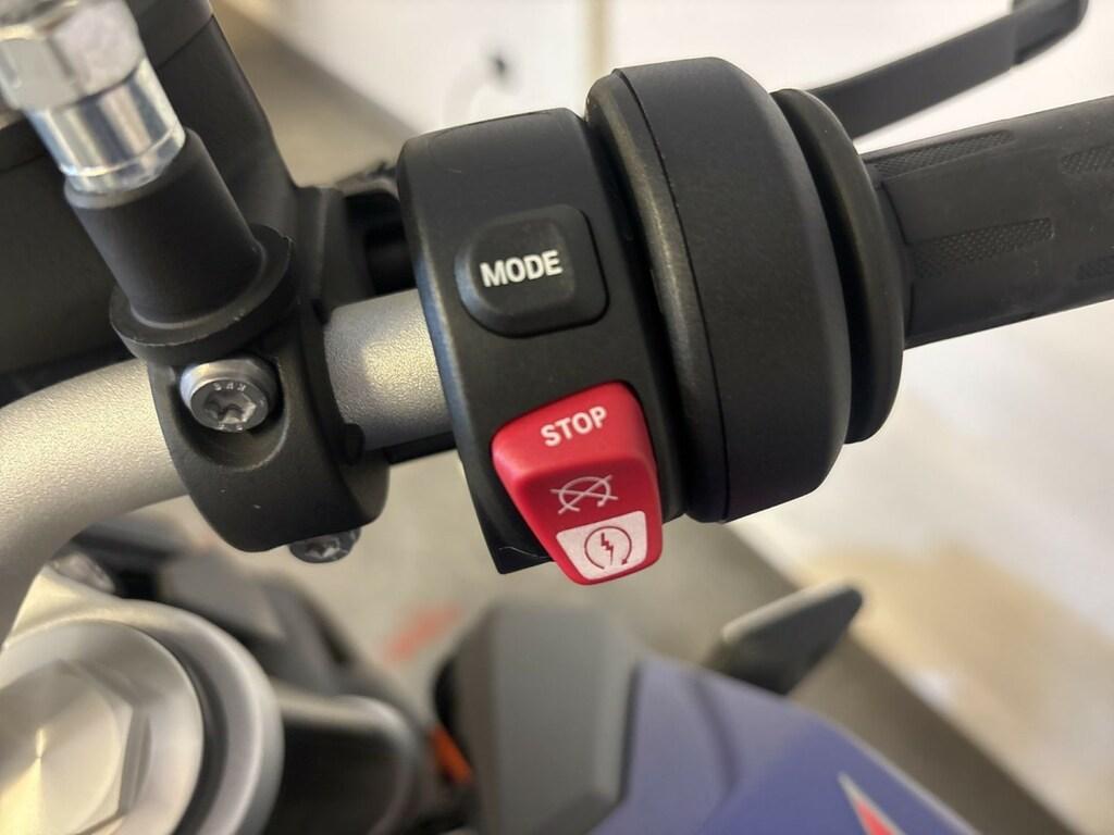 F 900 R