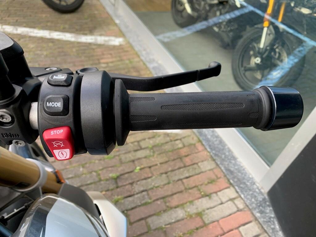 R 1250 R