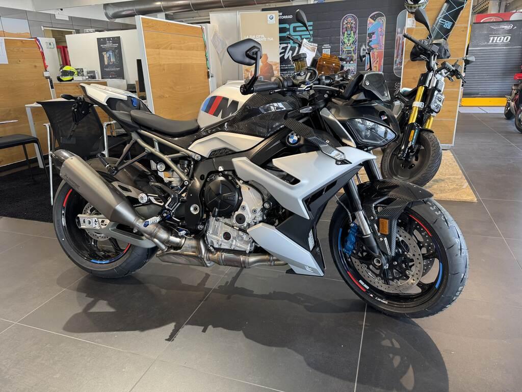 M 1000 R
