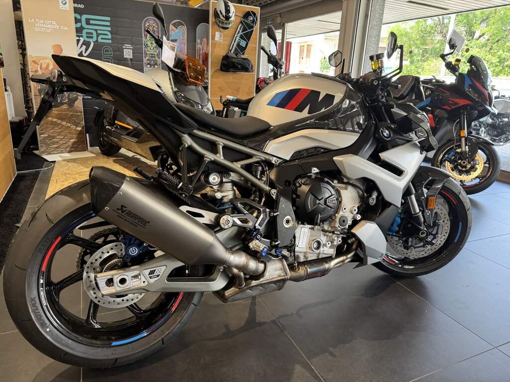 M 1000 R