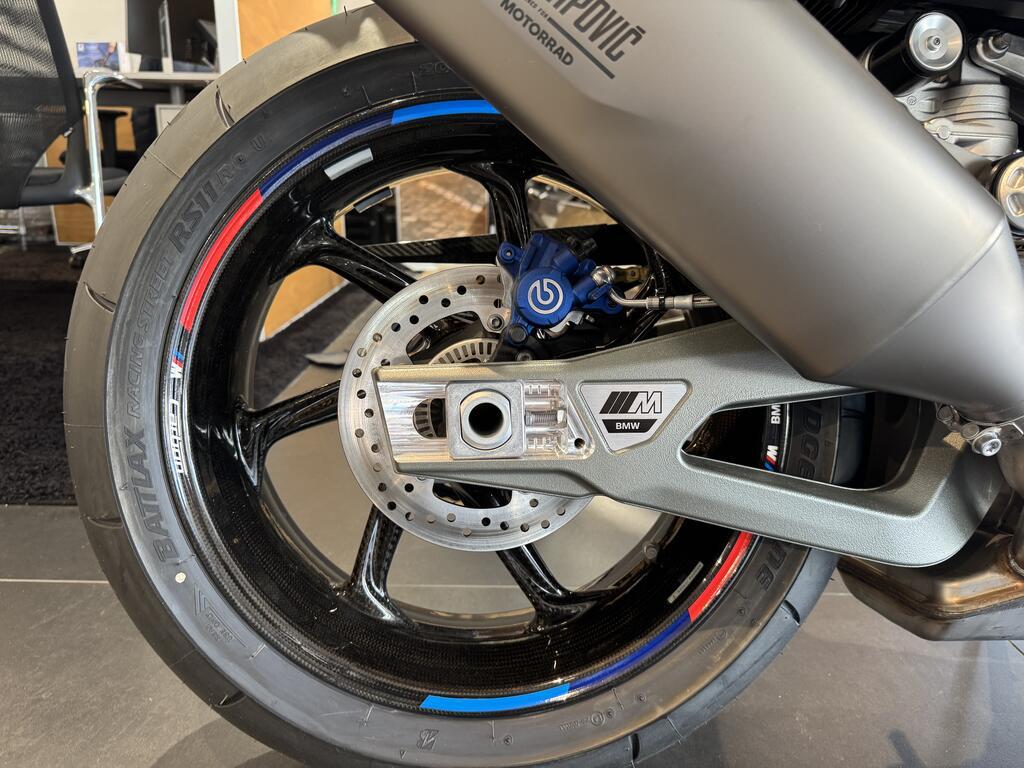M 1000 R