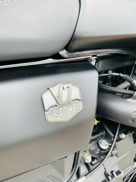 V7 850