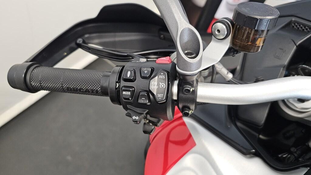 MULTISTRADA V4
