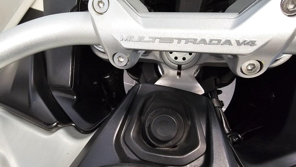 MULTISTRADA V4