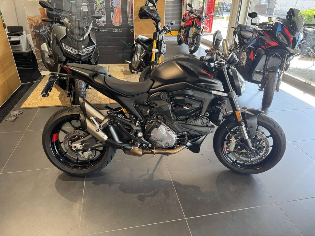 MONSTER 950