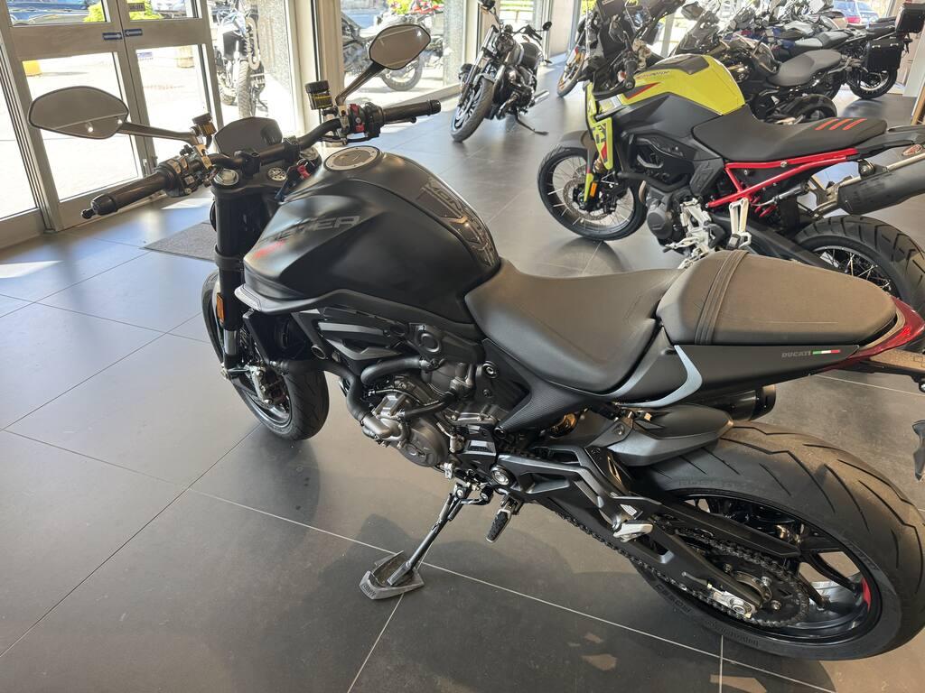 MONSTER 950
