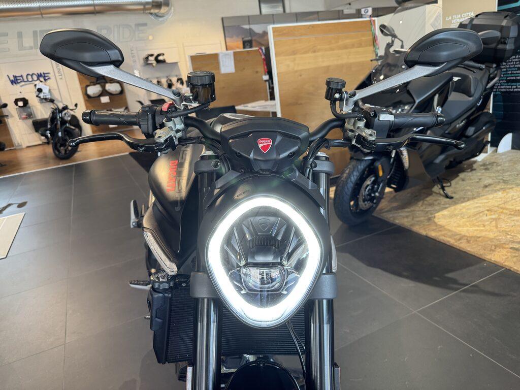 MONSTER 950
