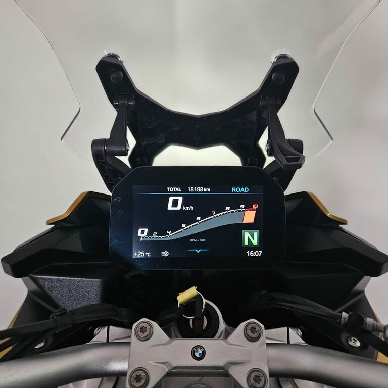 F 900 XR