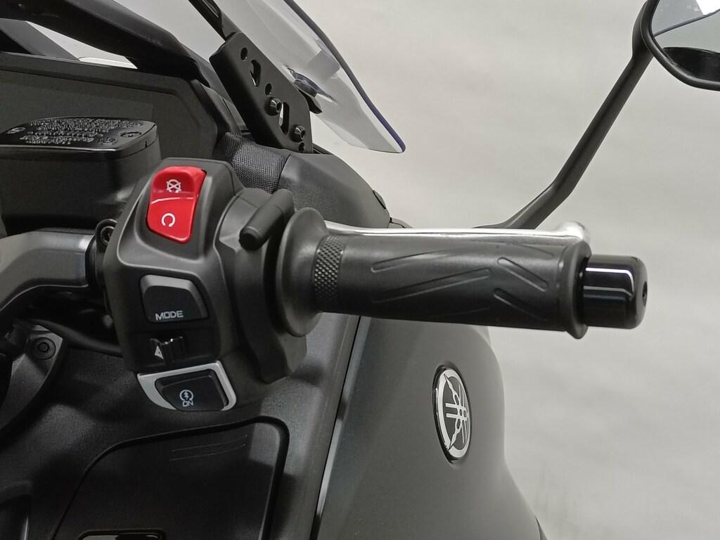 T-MAX 560