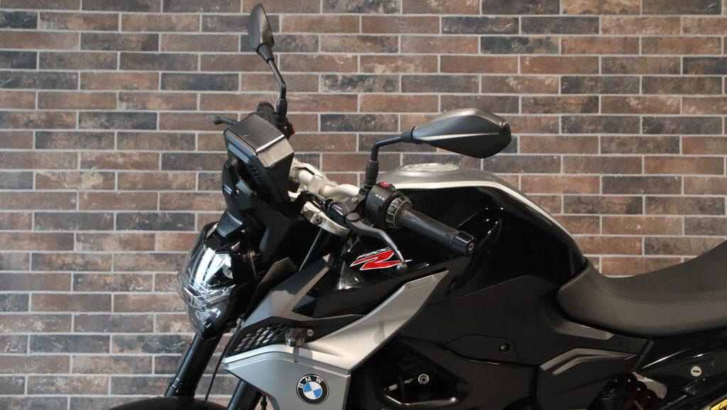 F 900 R
