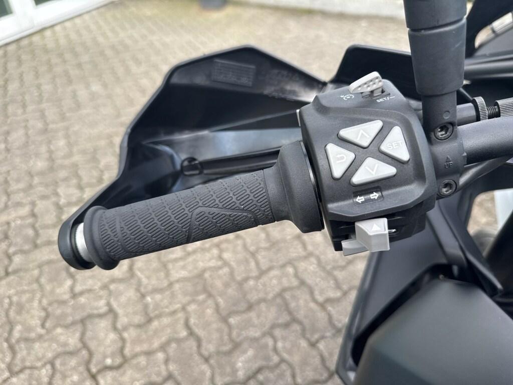 890 SMT