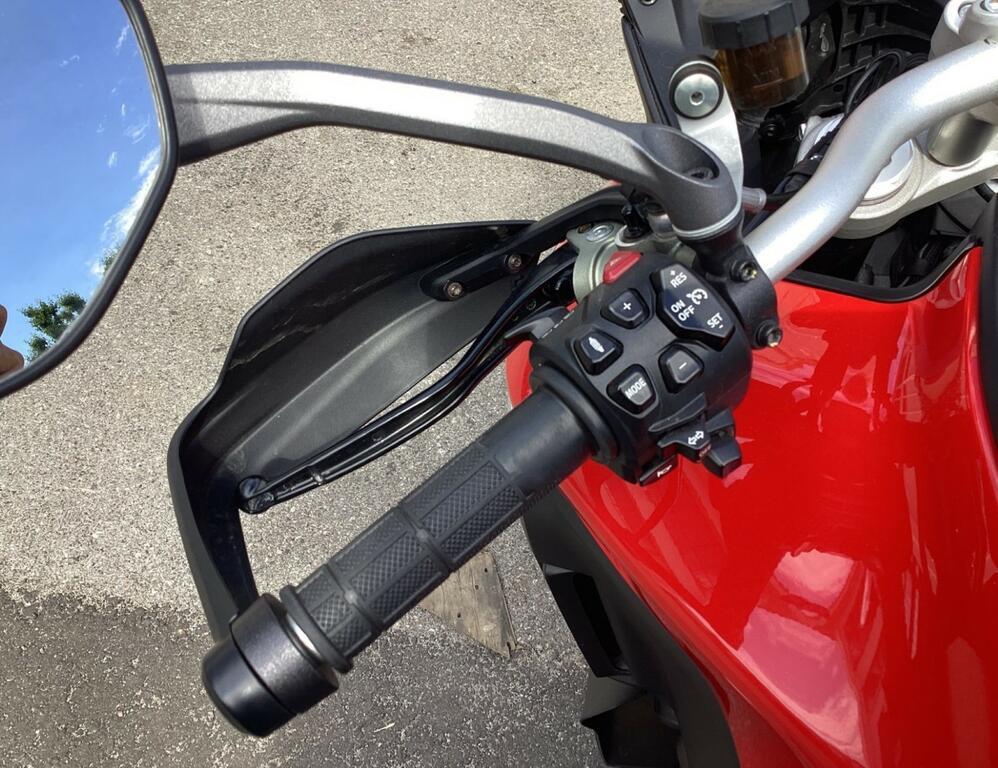 MULTISTRADA V4