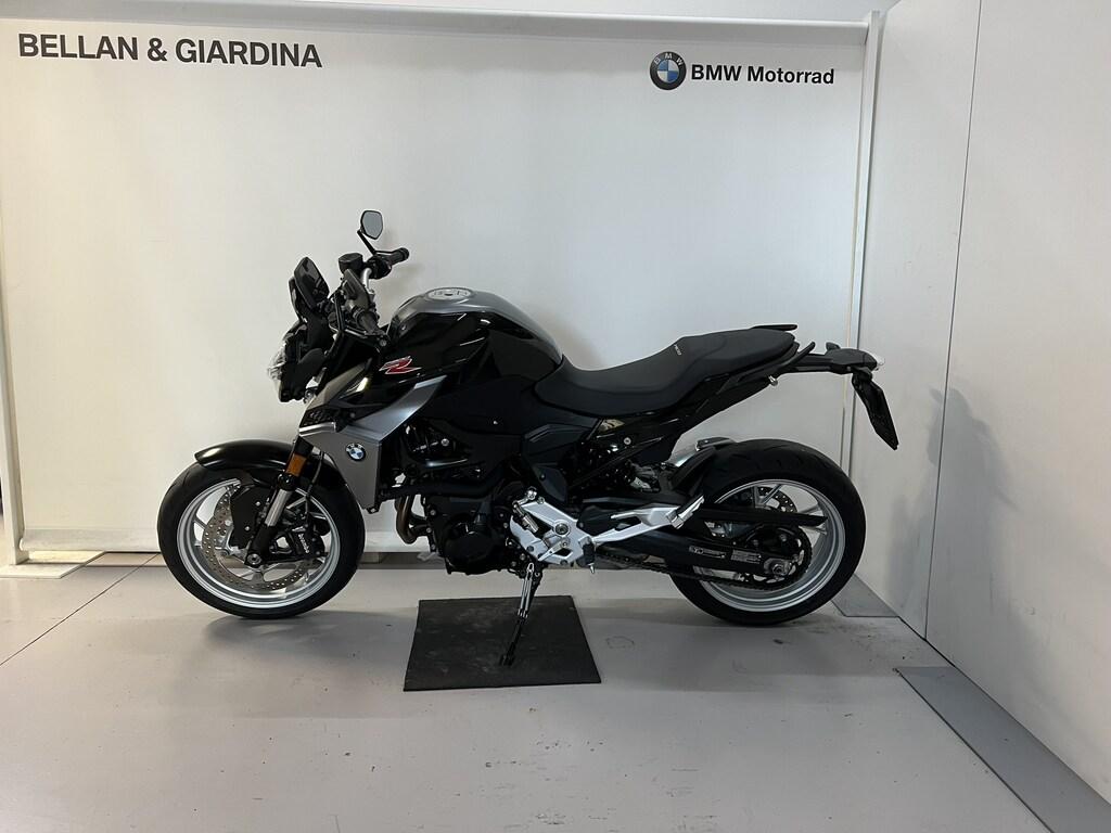 F 900 R