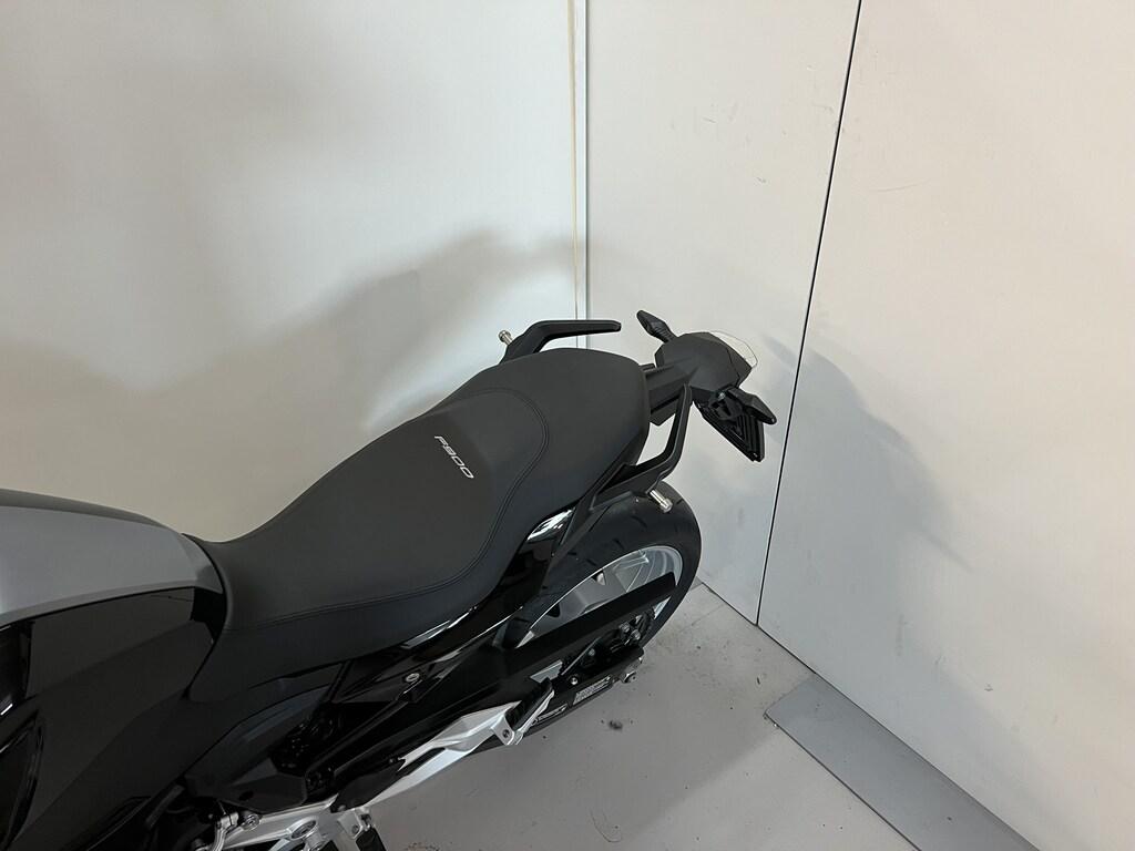 F 900 R