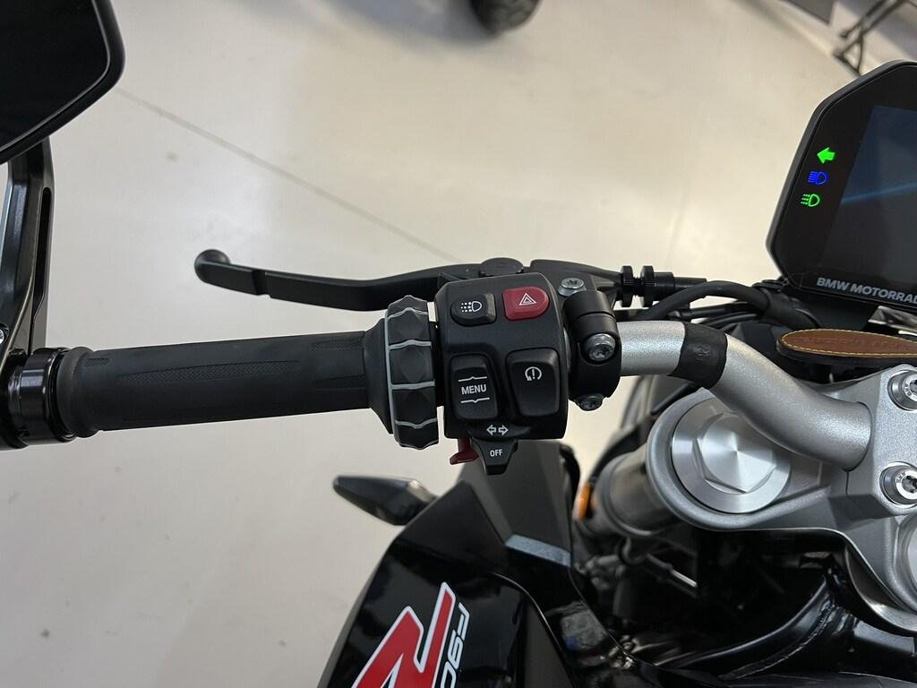 F 900 R