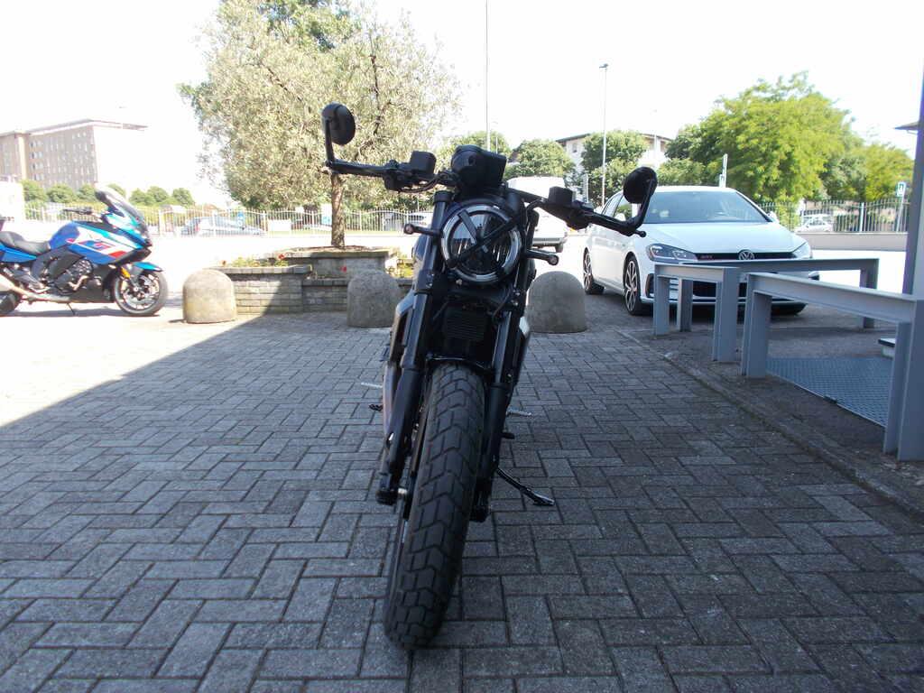 SCRAMBLER 800