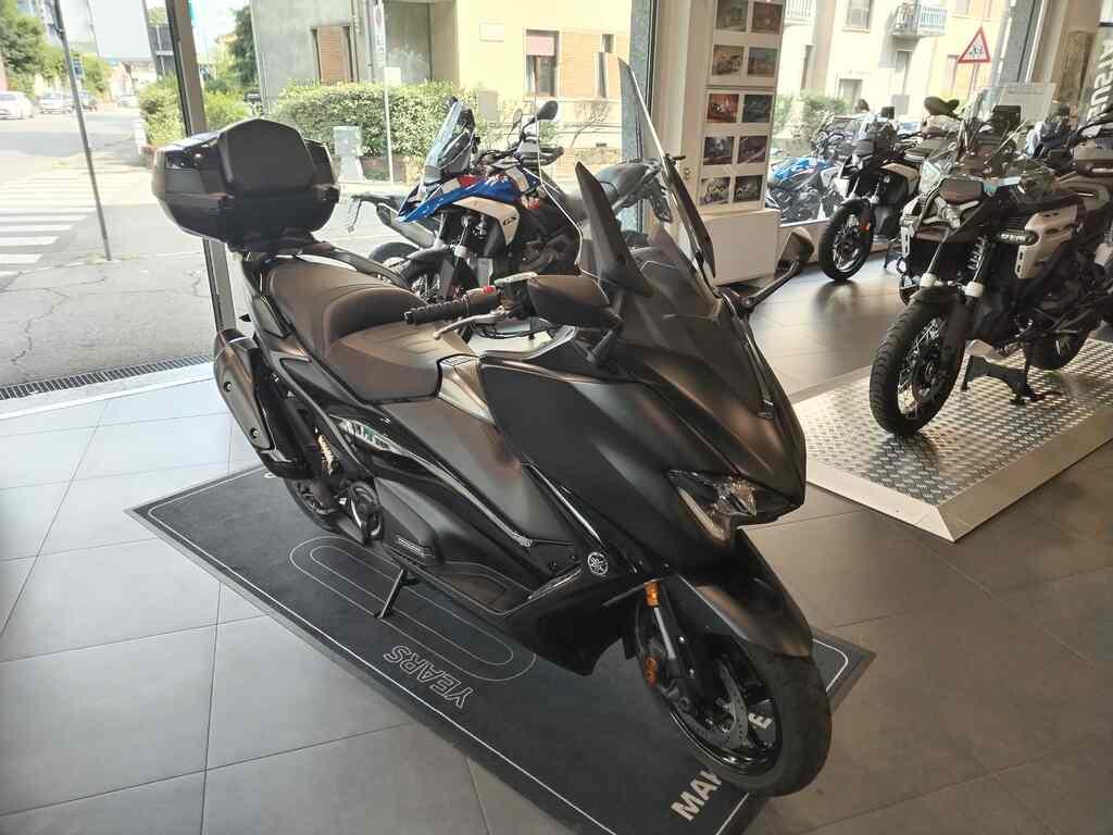 T-MAX 560