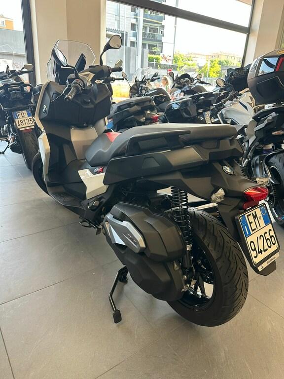 C 400 X