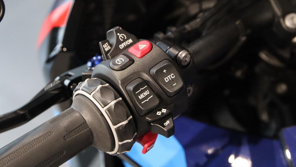 M 1000 XR