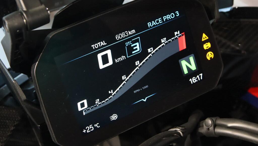 M 1000 XR