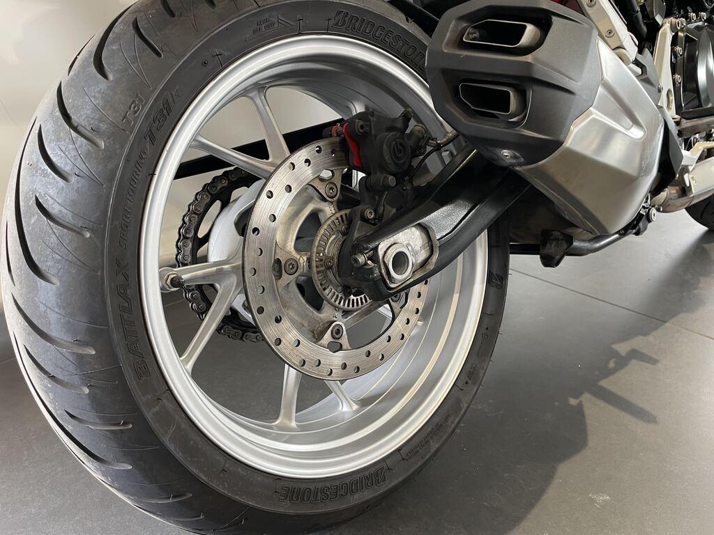 F 900 R