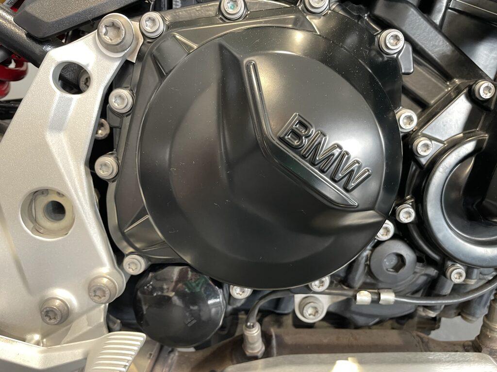 F 900 R