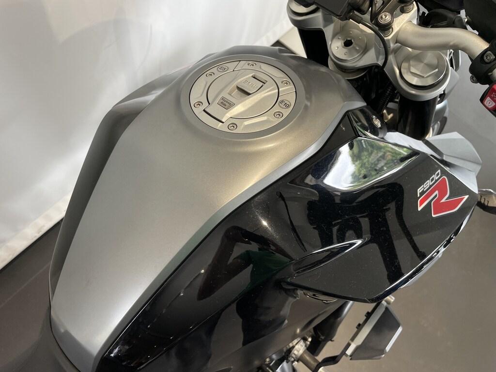 F 900 R