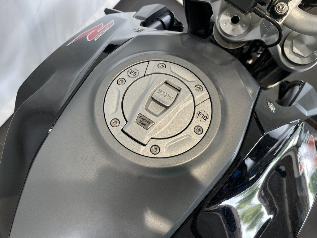 F 900 R