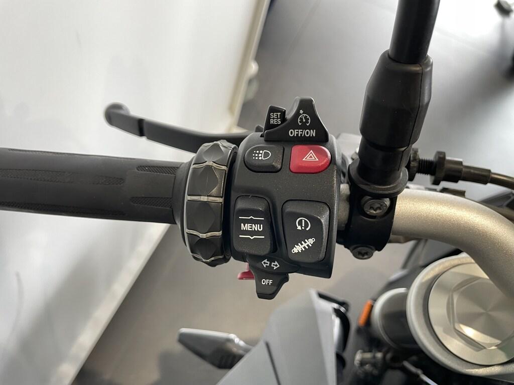 F 900 R