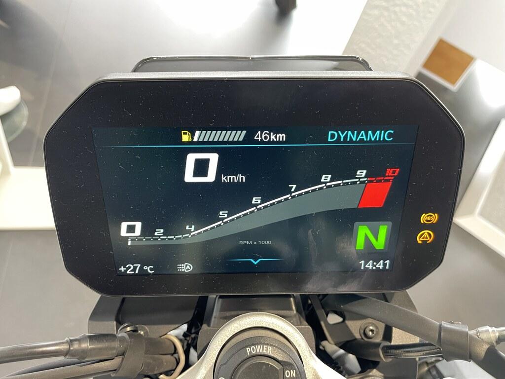 F 900 R