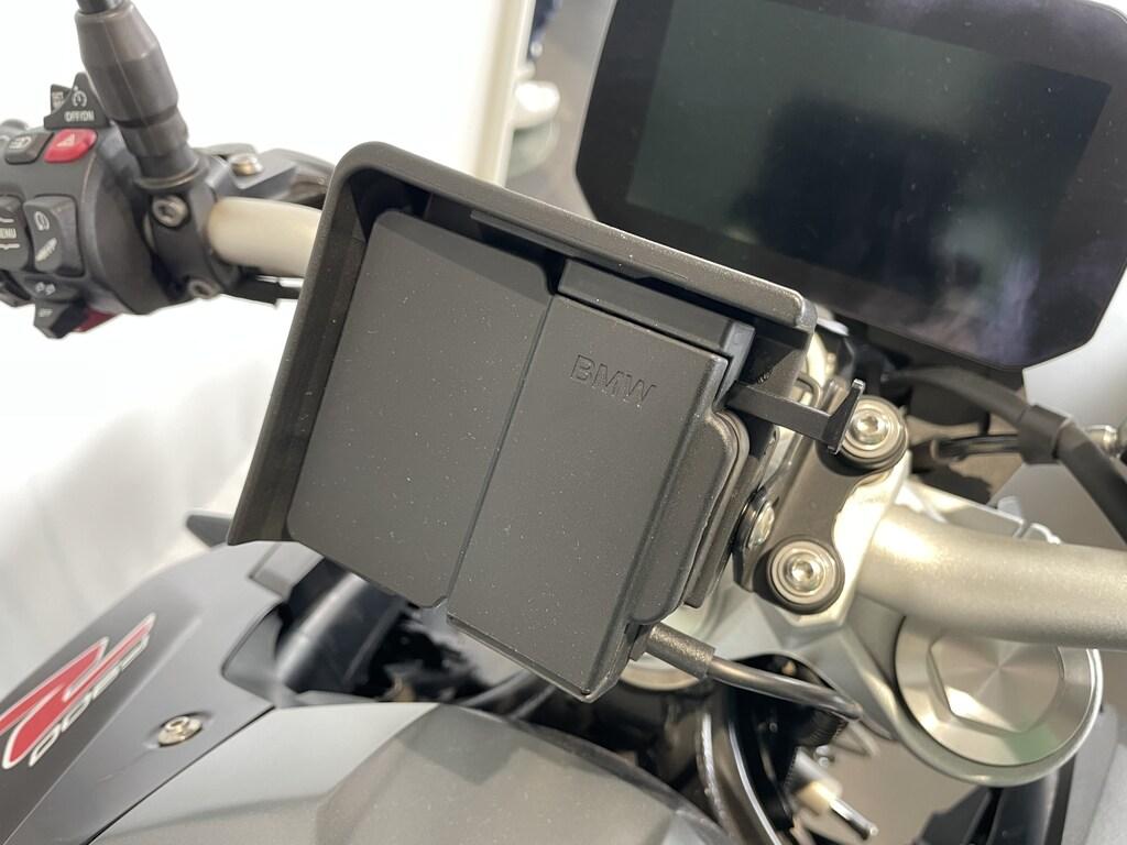 F 900 R