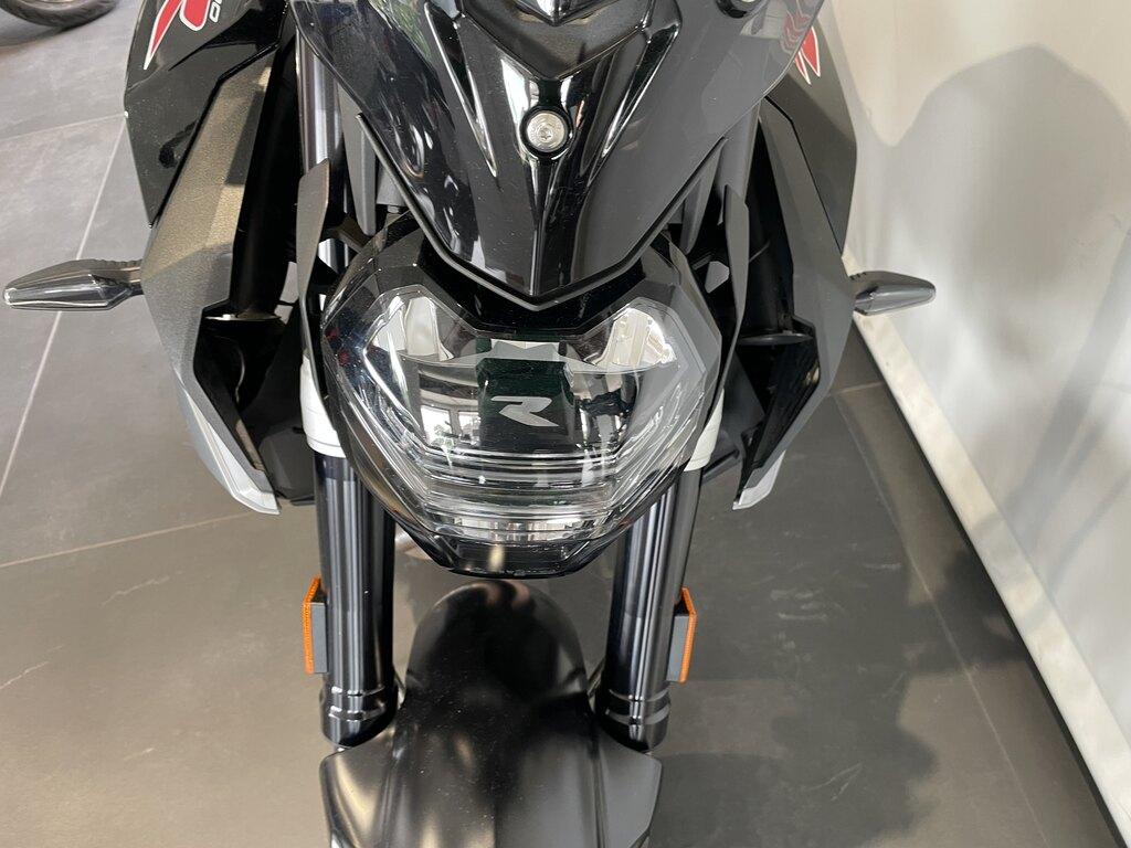 F 900 R